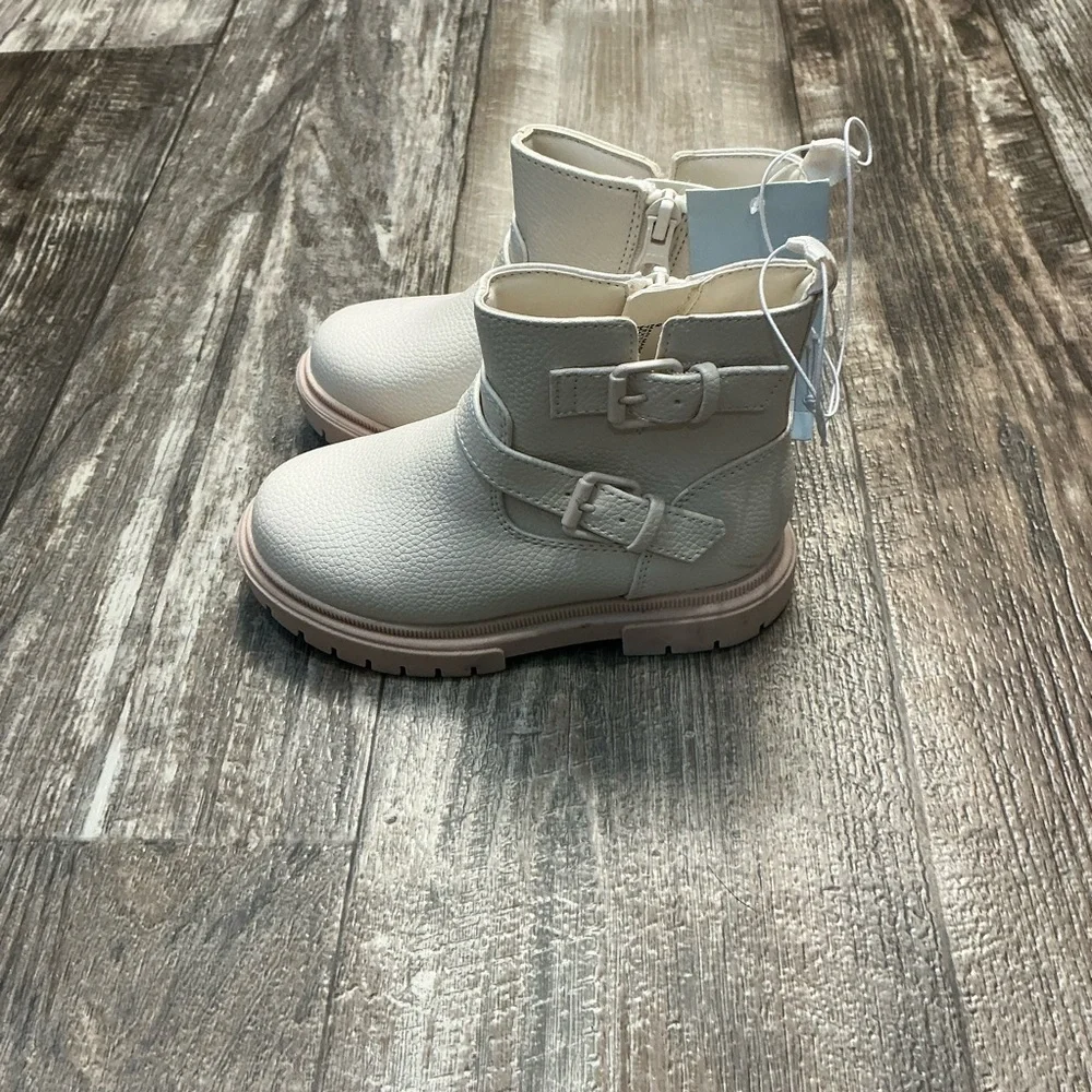 Cat & Jack Kids Cream Buckle Ankle Boots Size 9